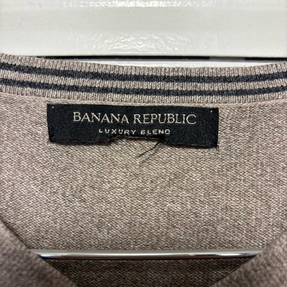 Banana Republic Luxury Blend Mens Pullover Sweater Silk Cashmere Cotton Gray L - Picture 3 of 5